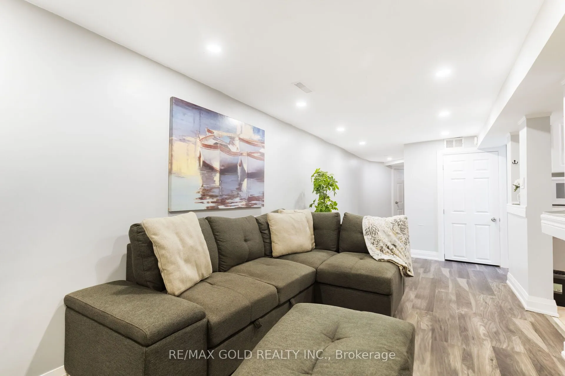 35 Chipwood Crescent