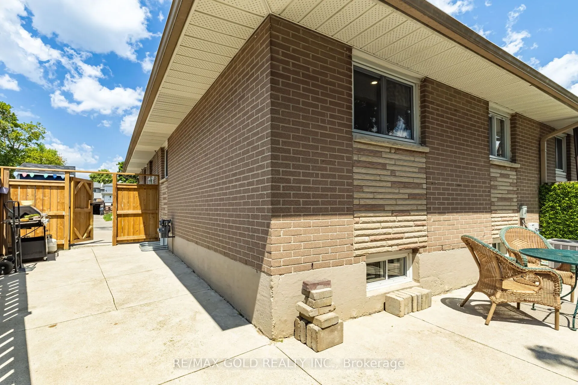 35 Chipwood Crescent