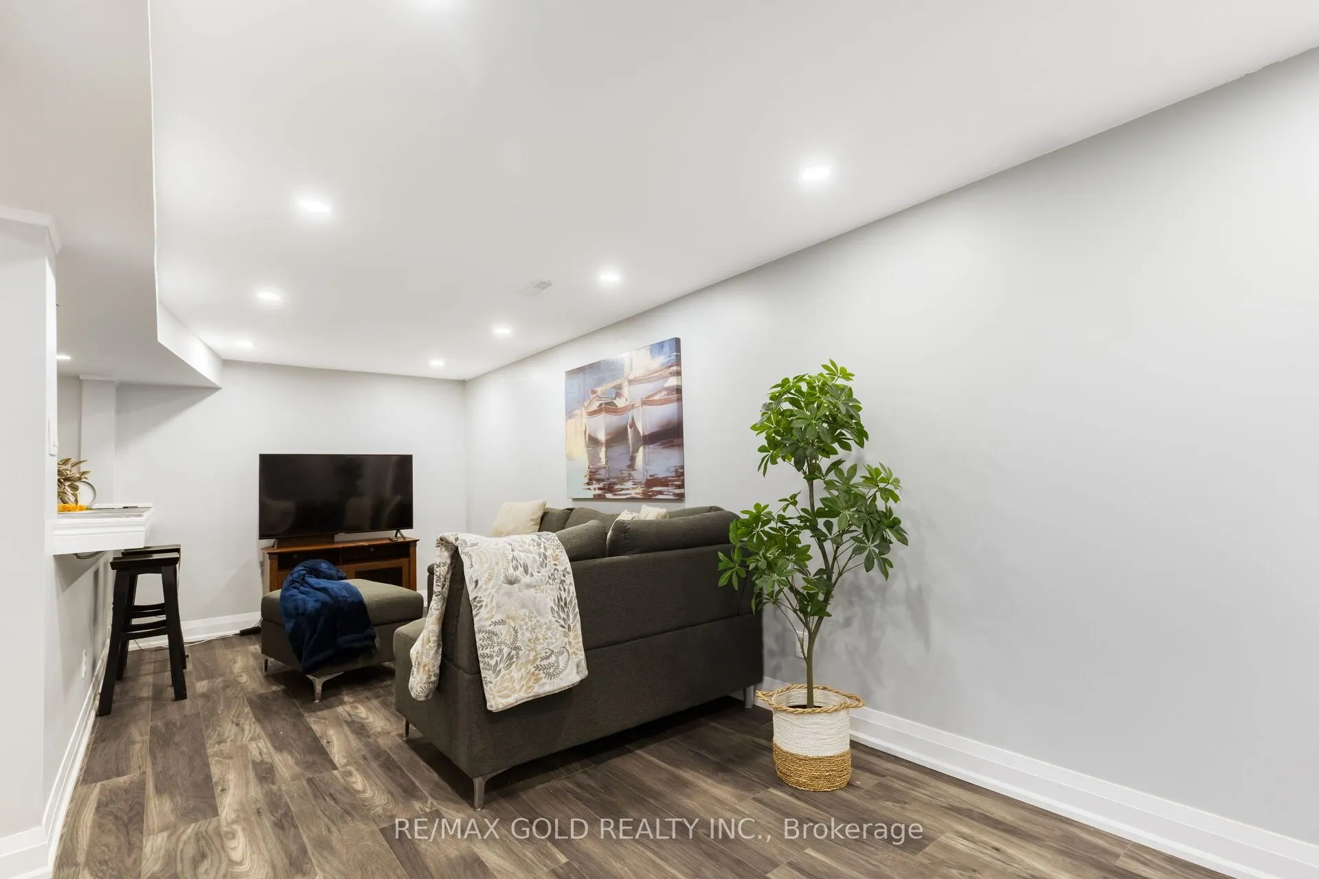 35 Chipwood Crescent