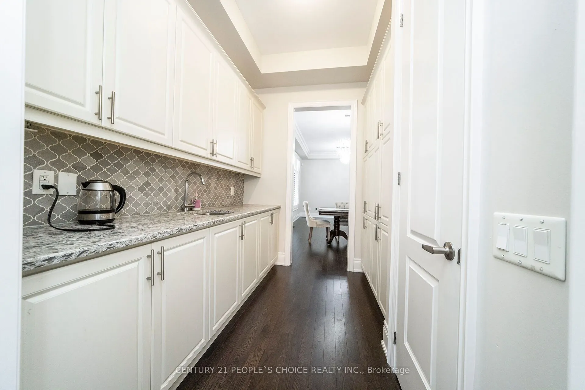 8 Rolling Acres Drive