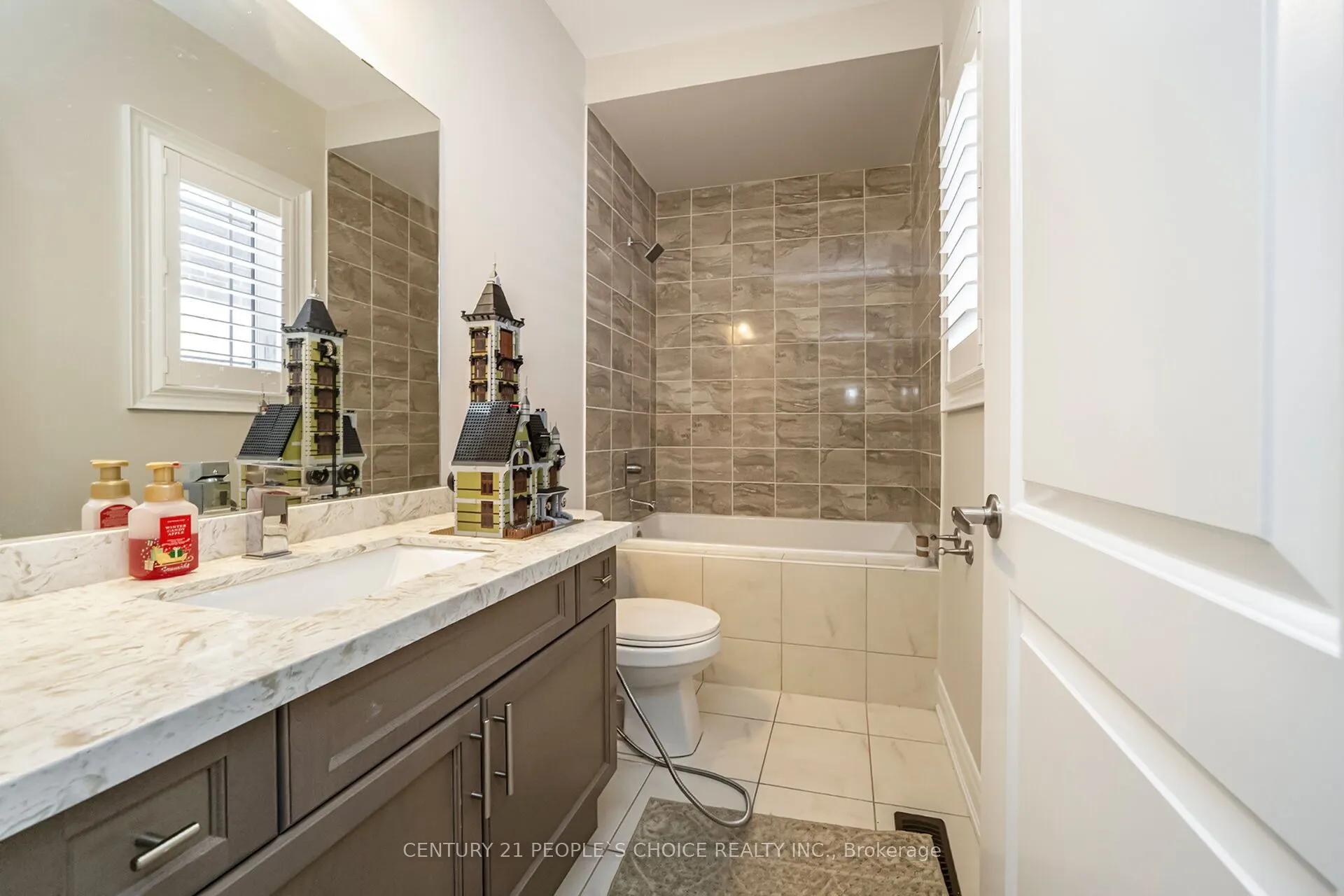 8 Rolling Acres Drive