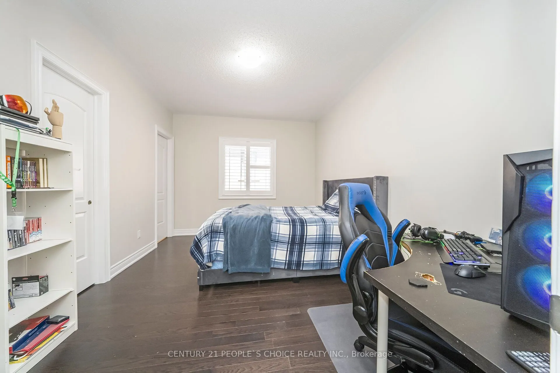 8 Rolling Acres Drive