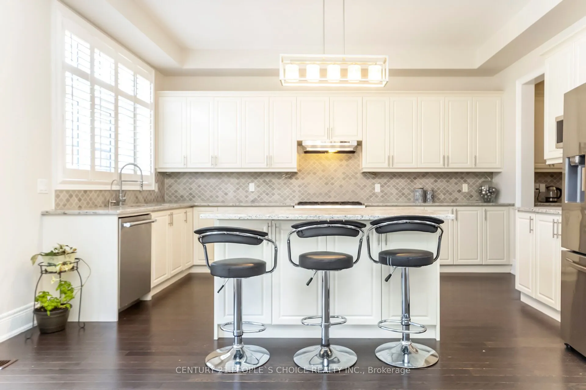 8 Rolling Acres Drive