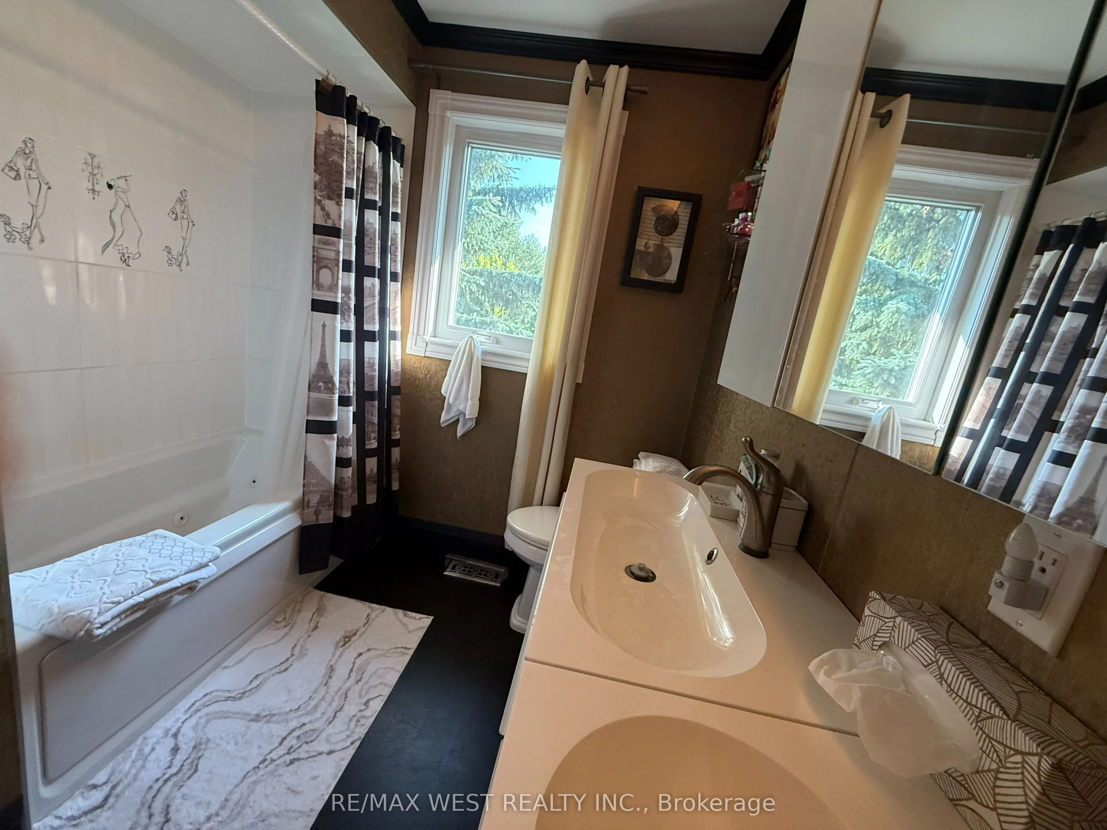 4256 Petersburg Crescent