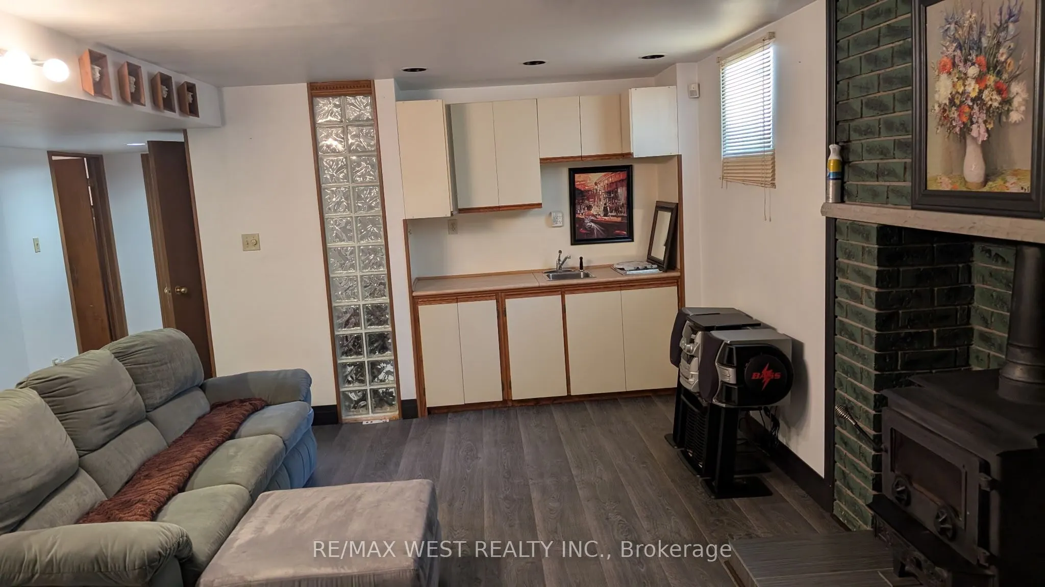 4256 Petersburg Crescent