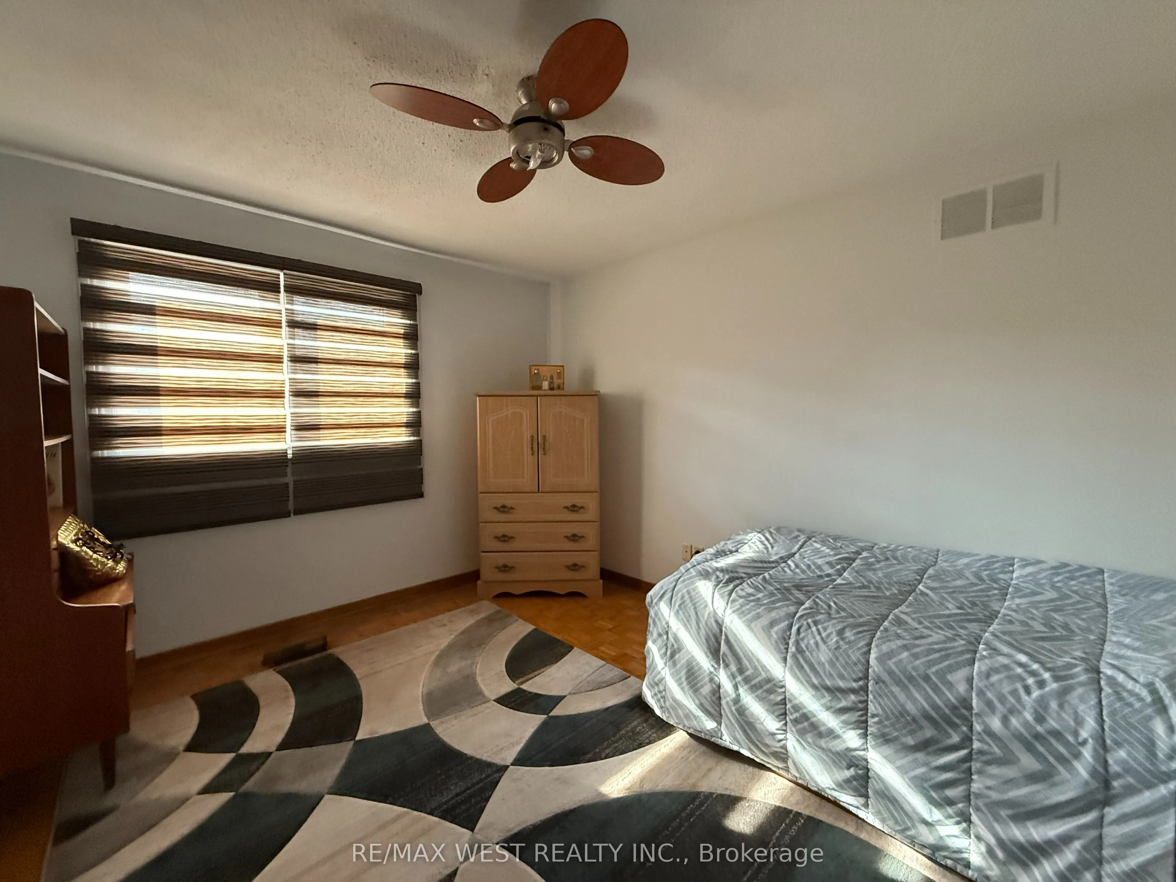 4256 Petersburg Crescent