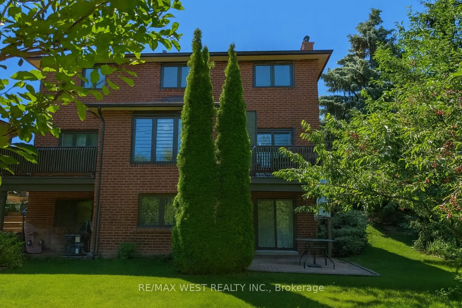 4256 Petersburg Crescent