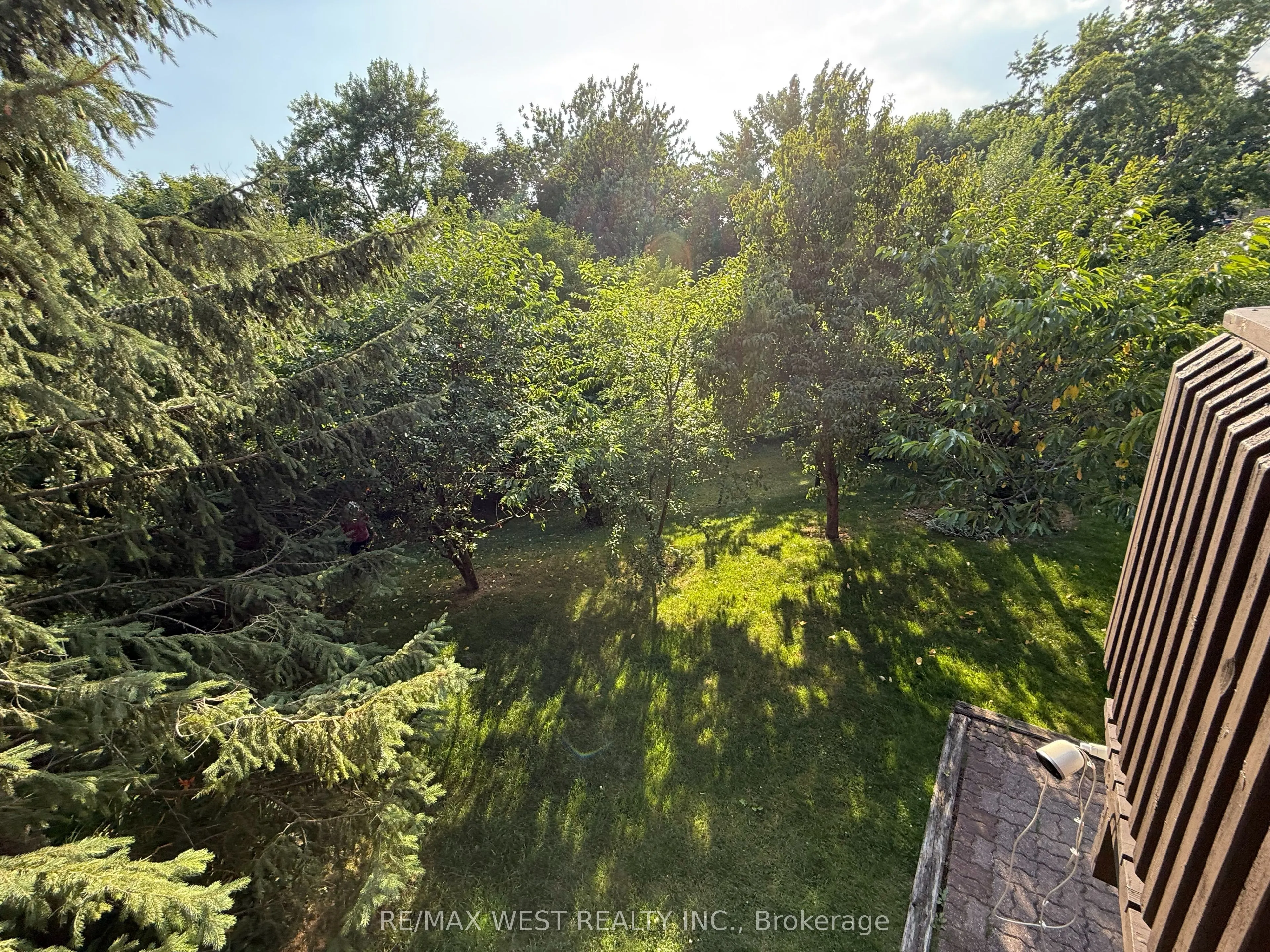 4256 Petersburg Crescent
