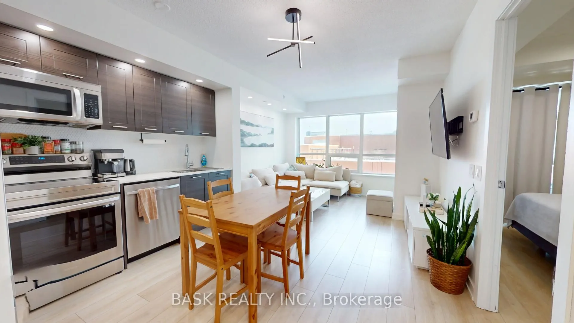 2220 Lake Shore Boulevard W, #406
