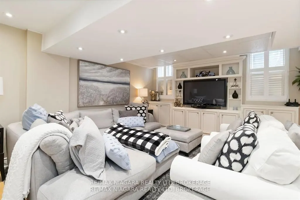 2468 Whitehorn Drive