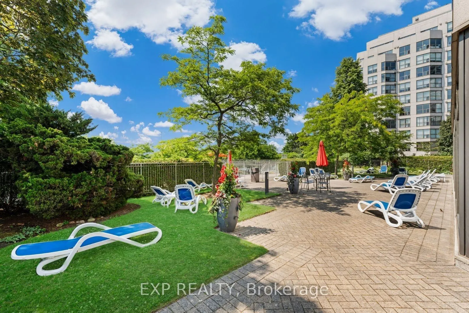 2269 Lake Shore Boulevard W, #305