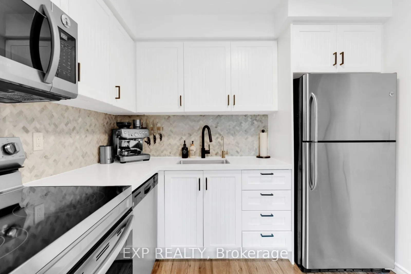 2269 Lake Shore Boulevard W, #305