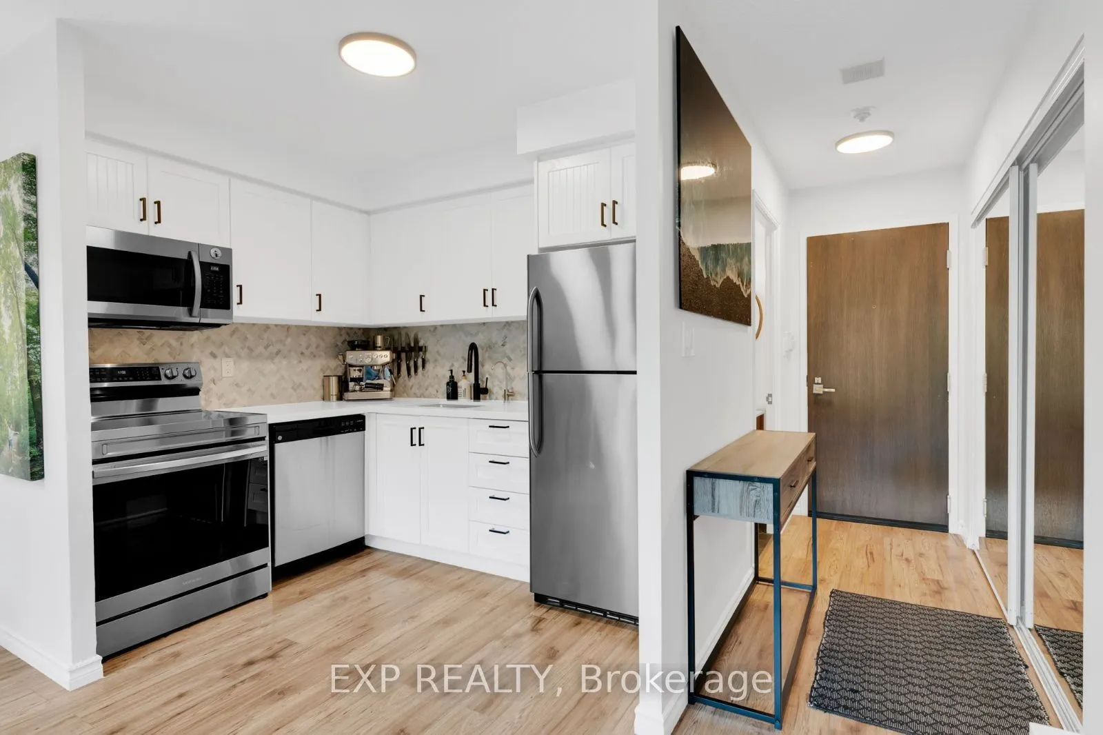 2269 Lake Shore Boulevard W, #305