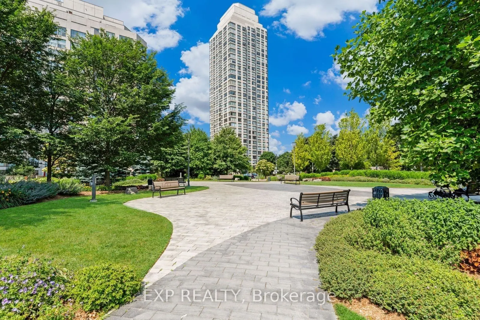 2269 Lake Shore Boulevard W, #305