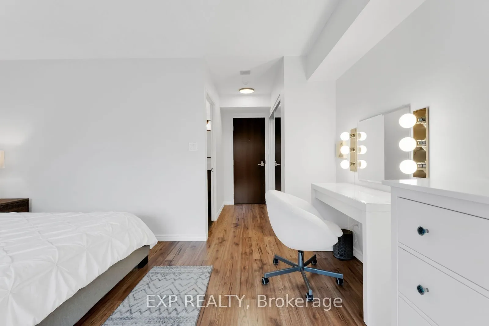2269 Lake Shore Boulevard W, #305
