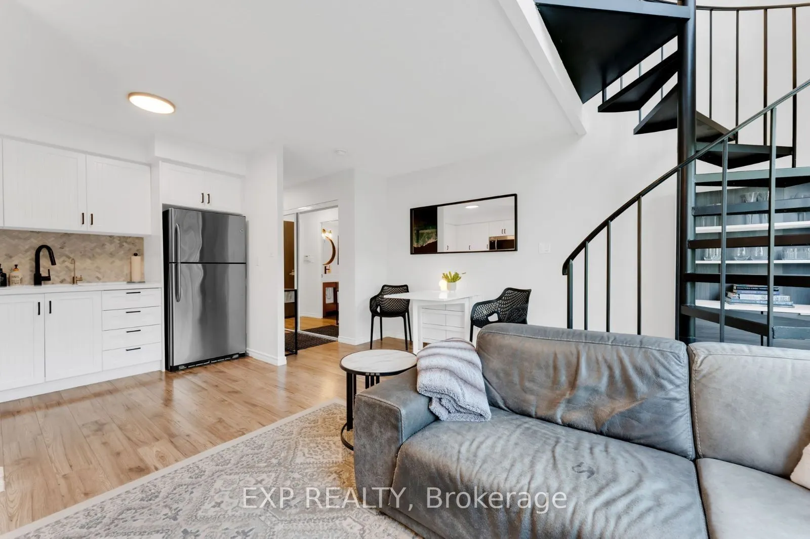 2269 Lake Shore Boulevard W, #305