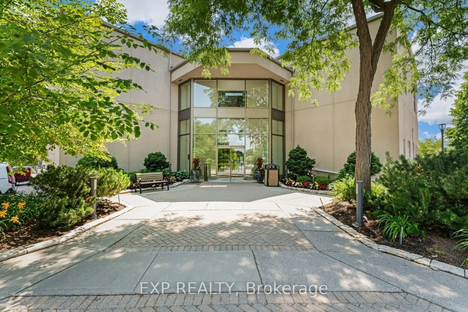 2269 Lake Shore Boulevard W, #305