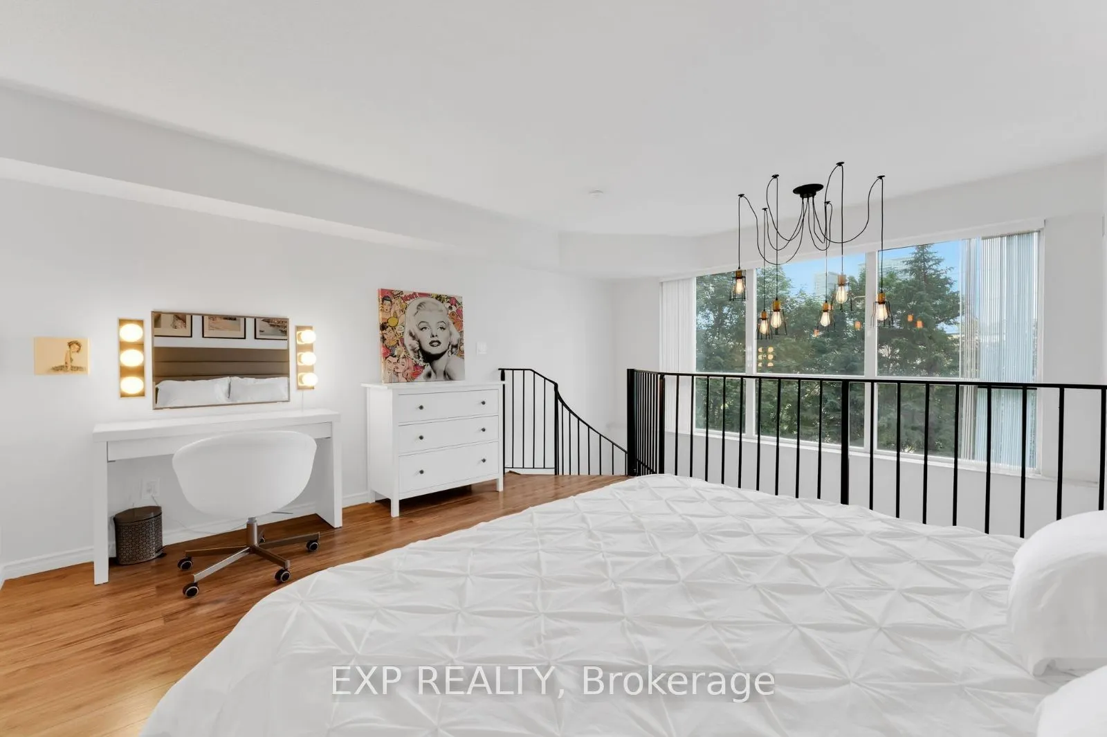 2269 Lake Shore Boulevard W, #305