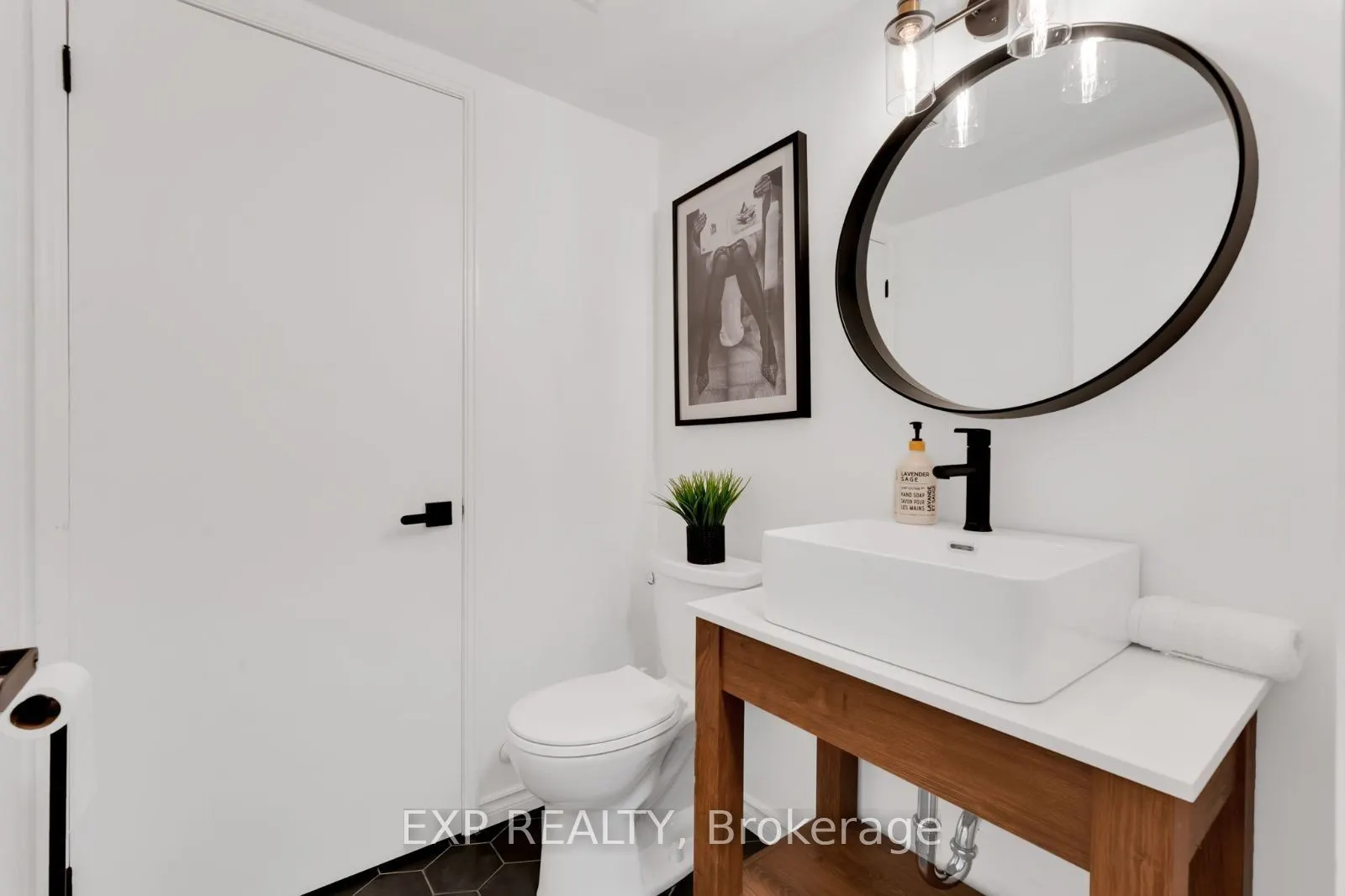 2269 Lake Shore Boulevard W, #305