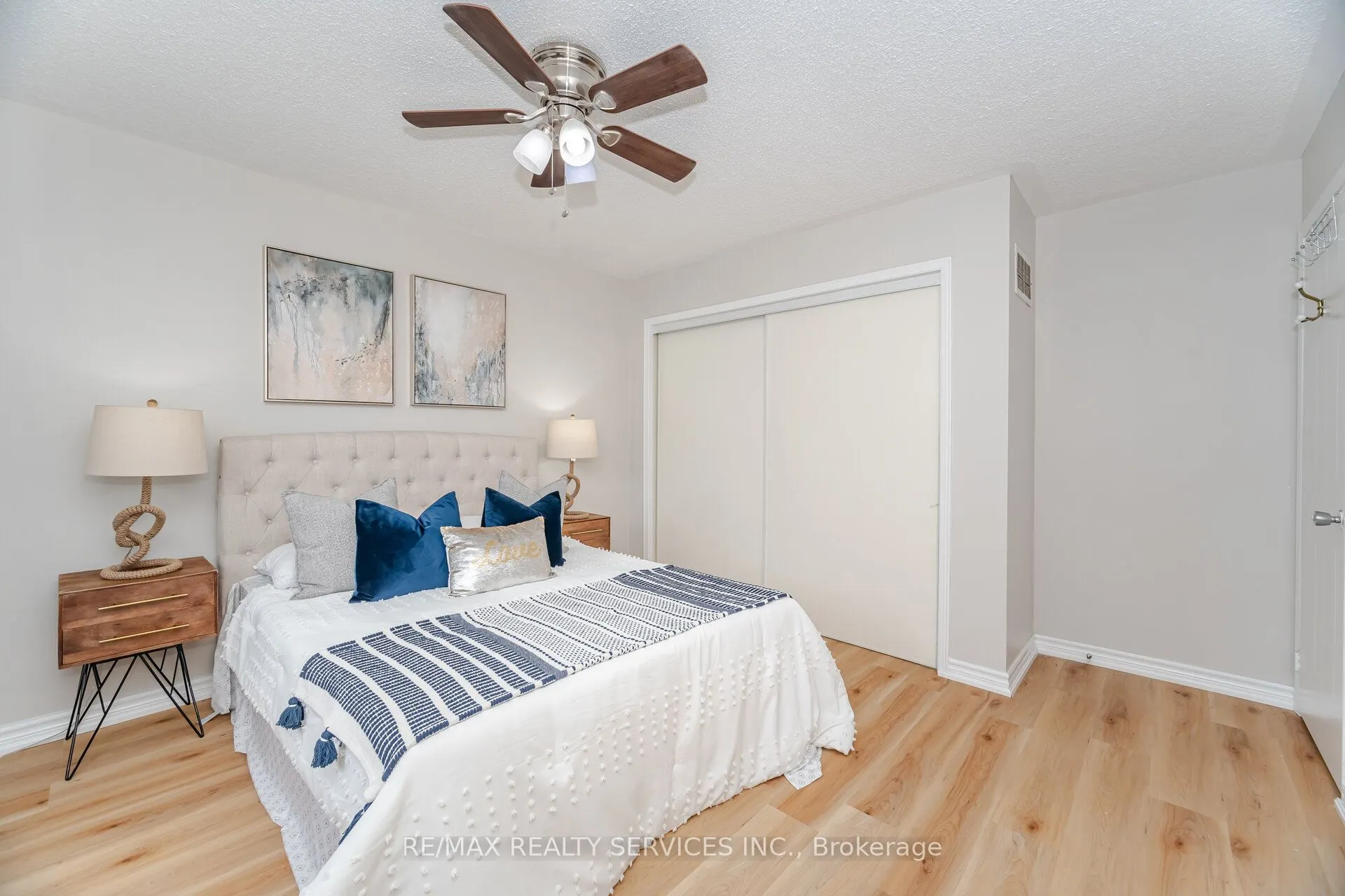 16 Vivians Crescent