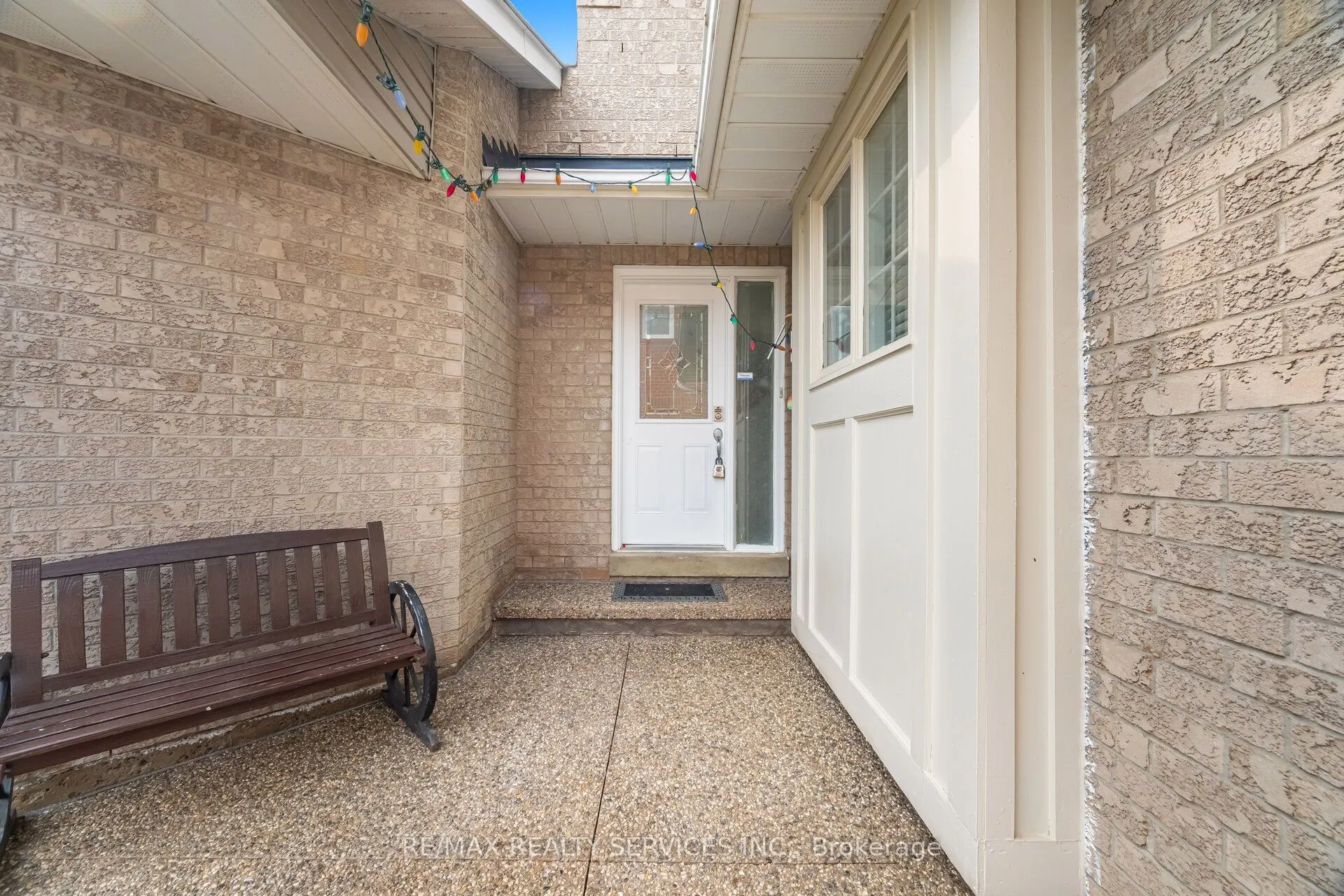 16 Vivians Crescent