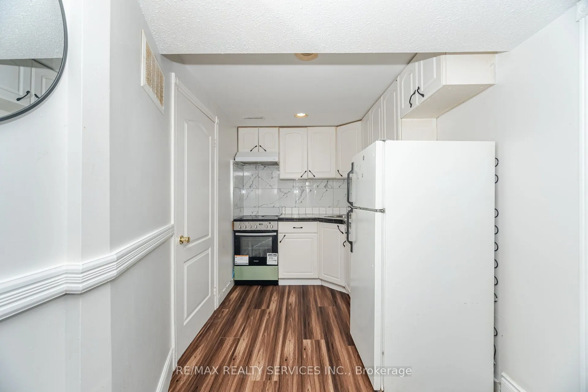 16 Vivians Crescent