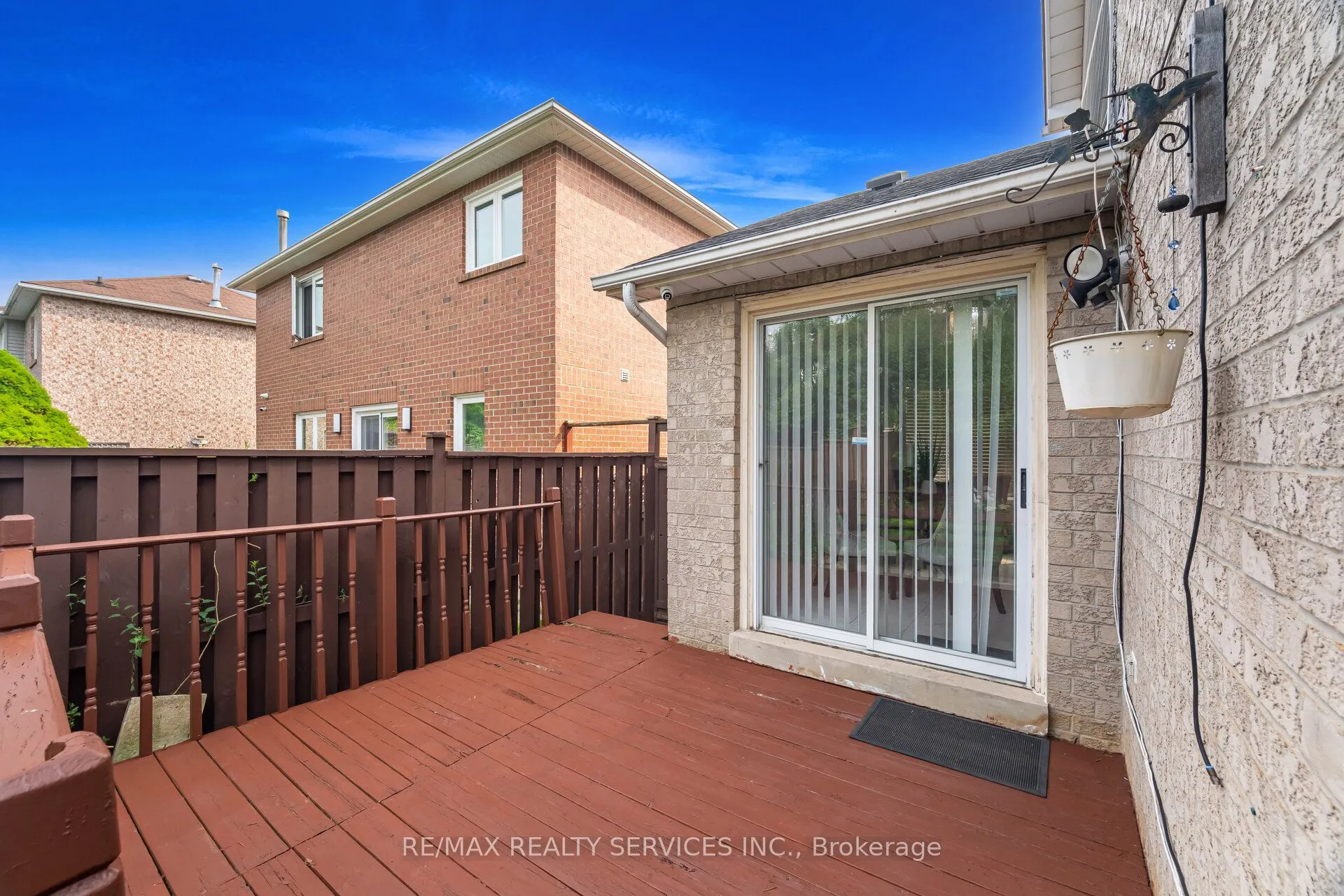 16 Vivians Crescent