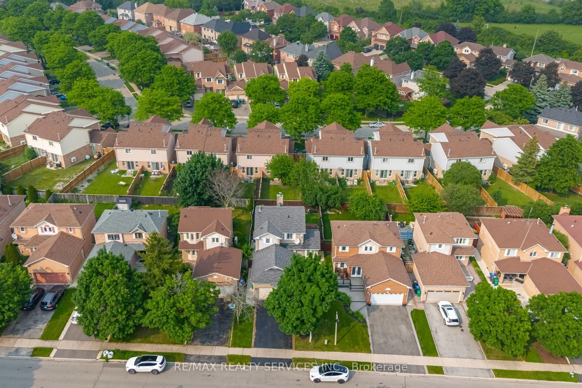 16 Vivians Crescent