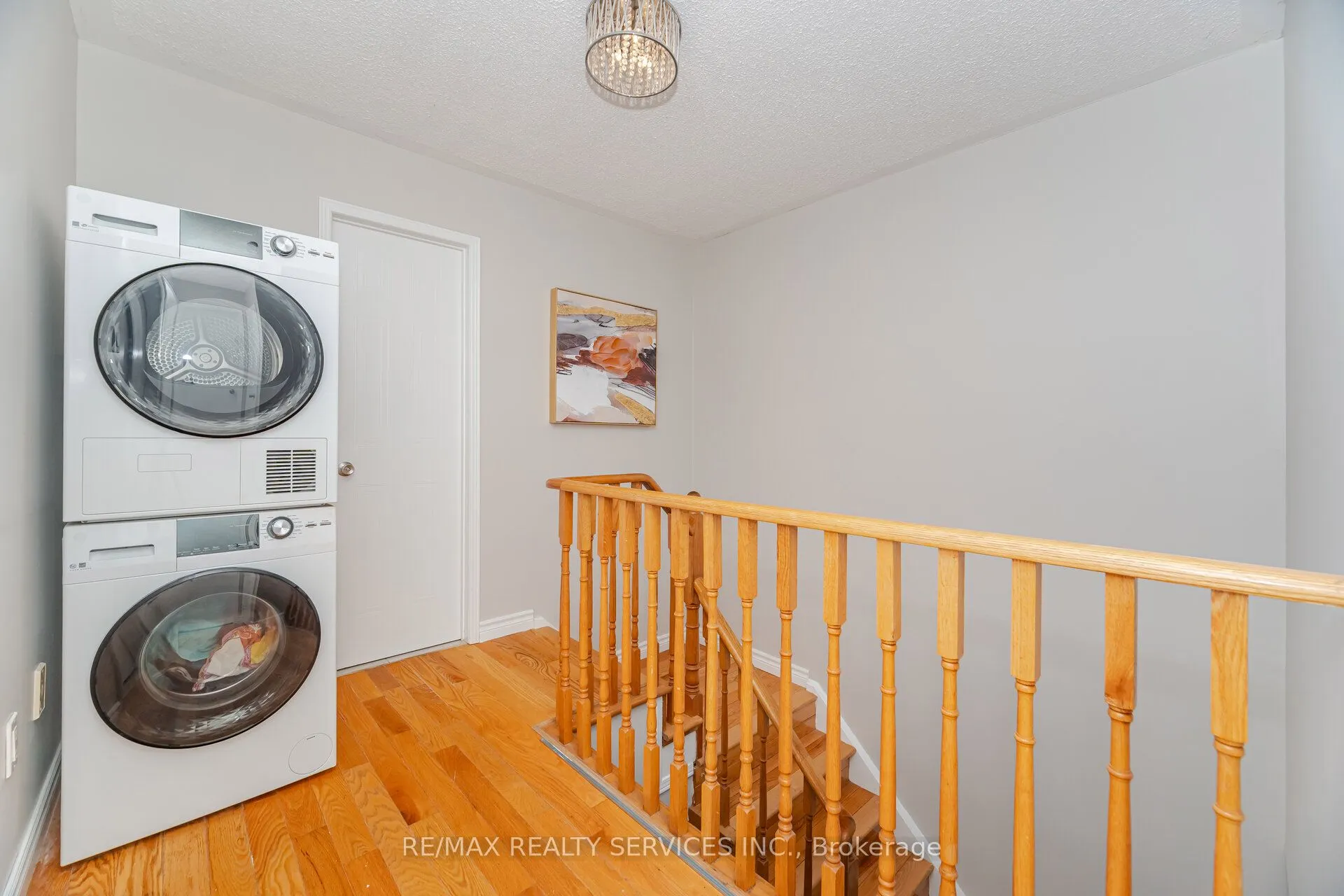 16 Vivians Crescent
