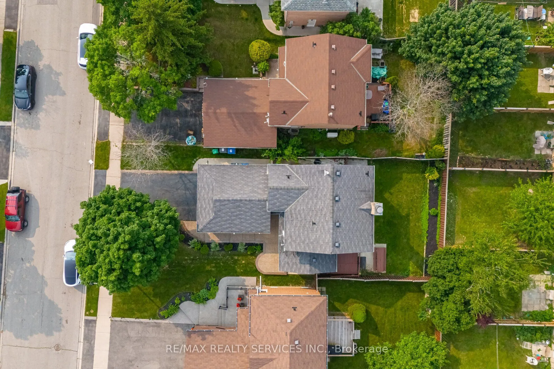 16 Vivians Crescent