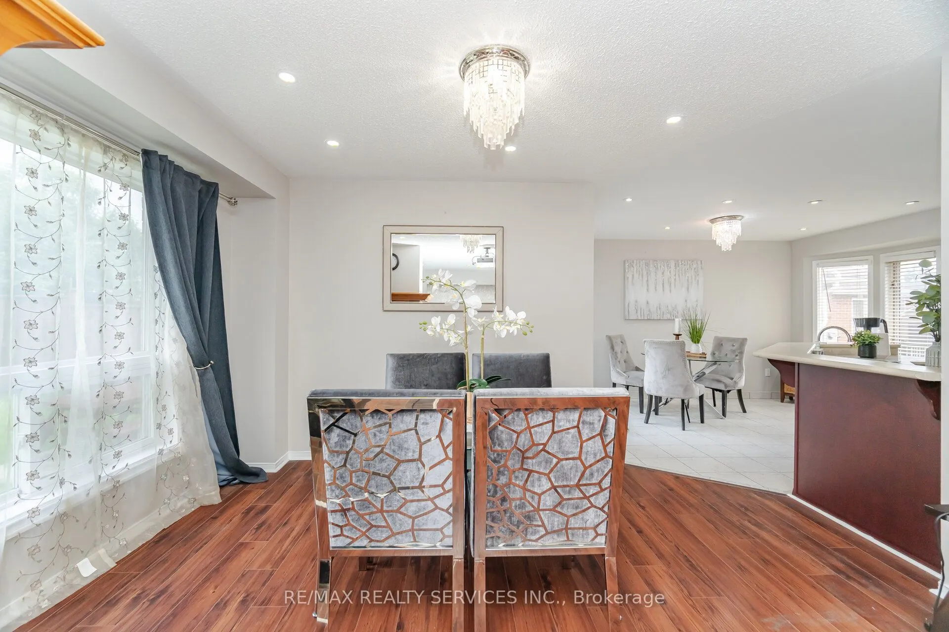 16 Vivians Crescent