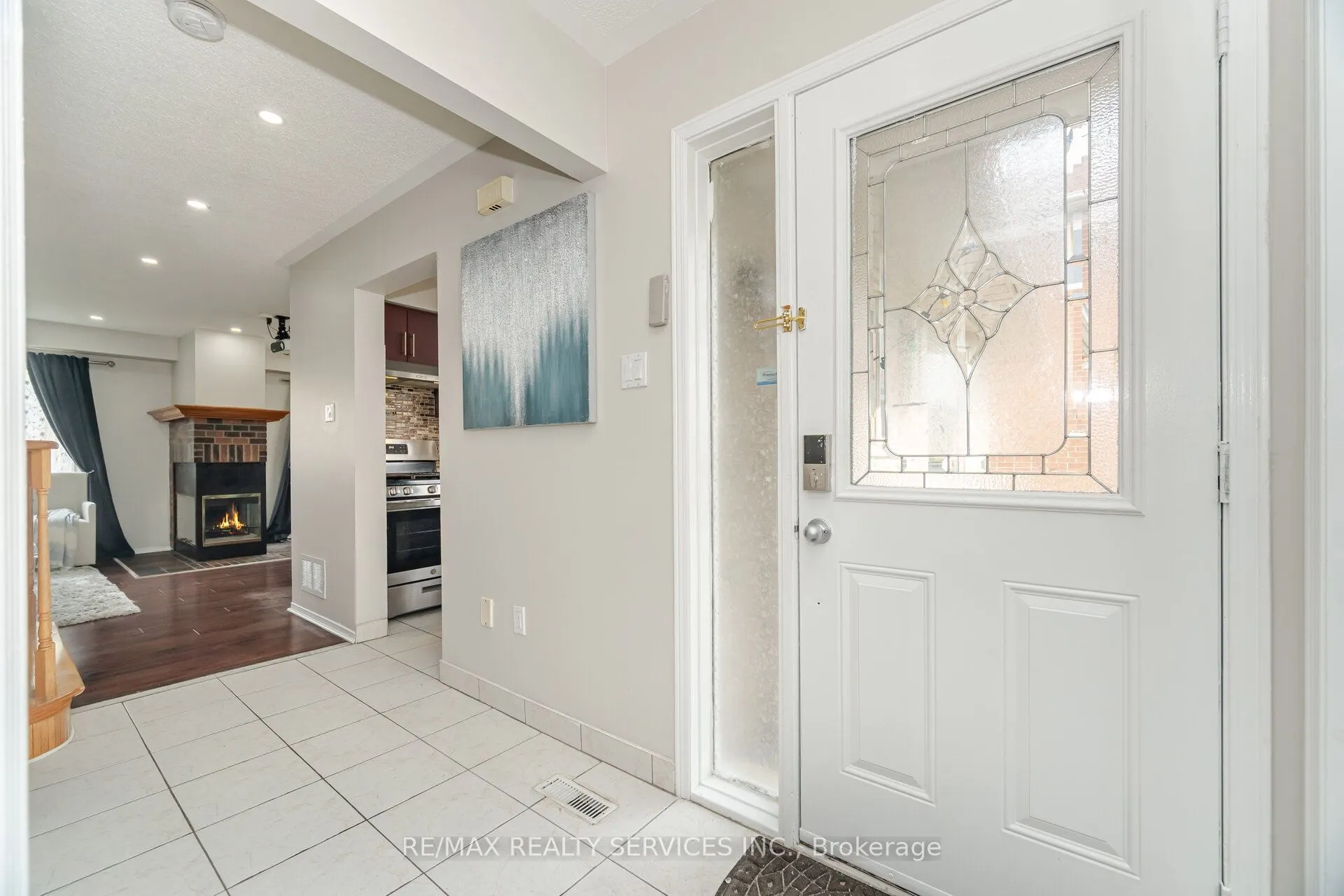 16 Vivians Crescent