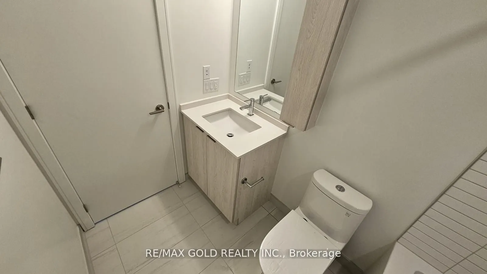 86 Dundas Street E, #1319