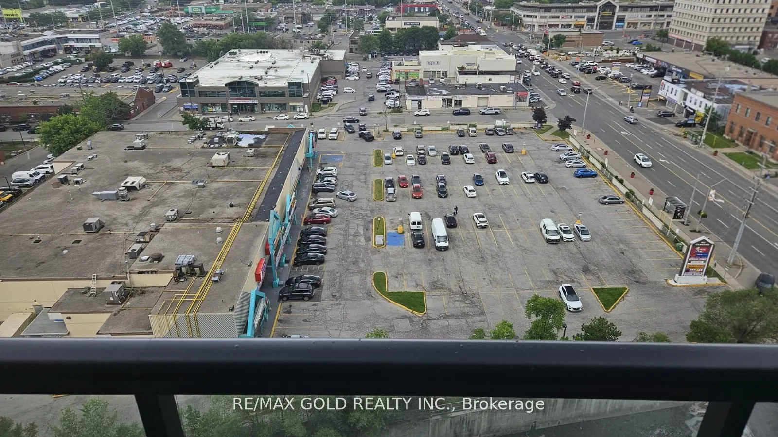86 Dundas Street E, #1319