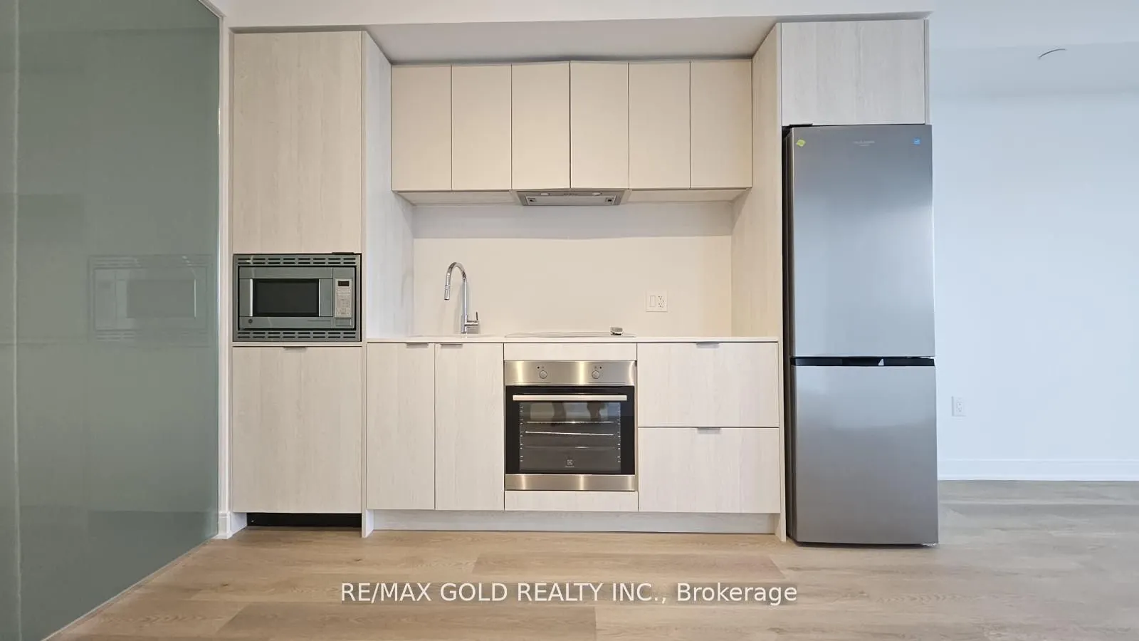 86 Dundas Street E, #1319