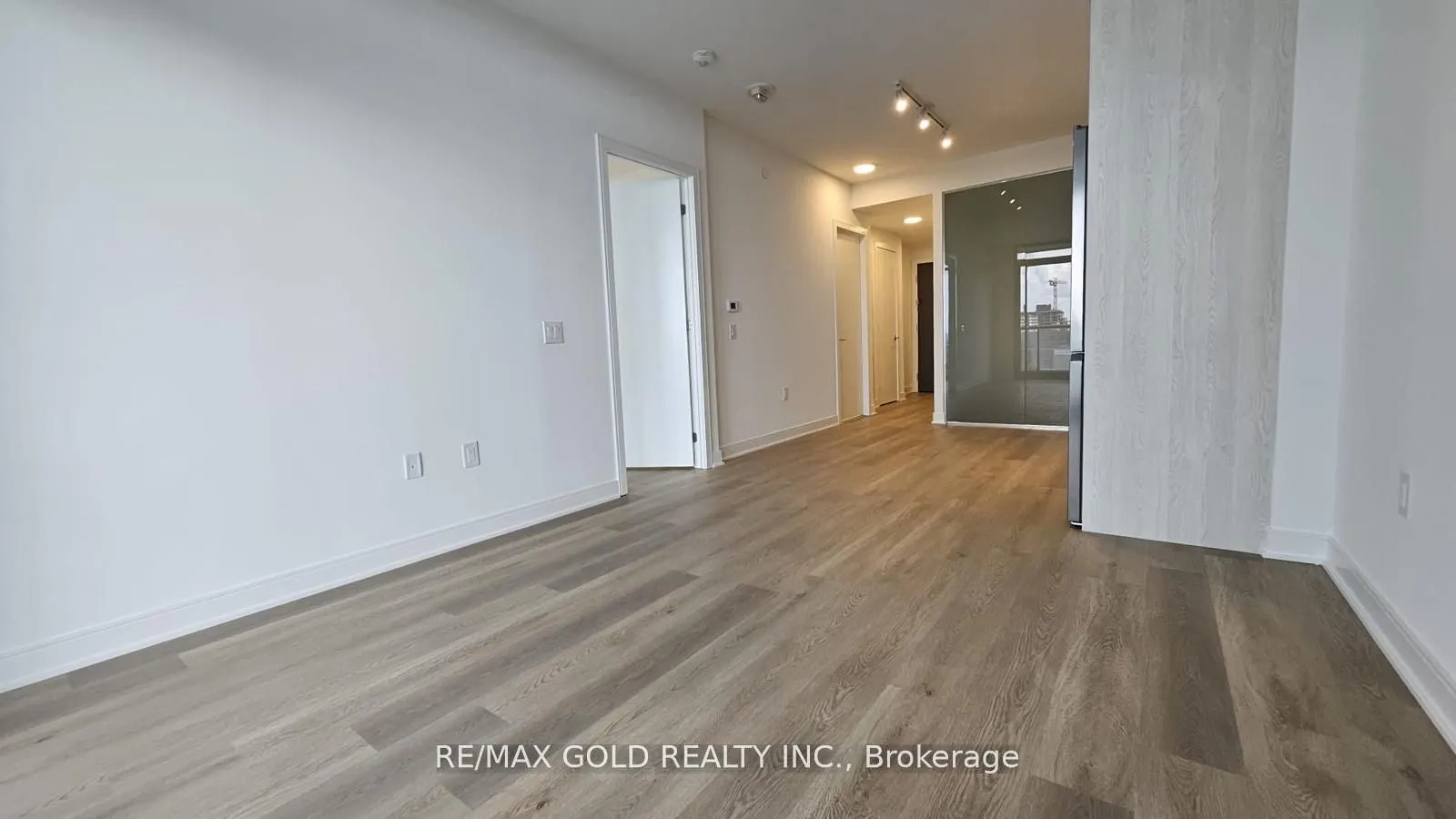 86 Dundas Street E, #1319