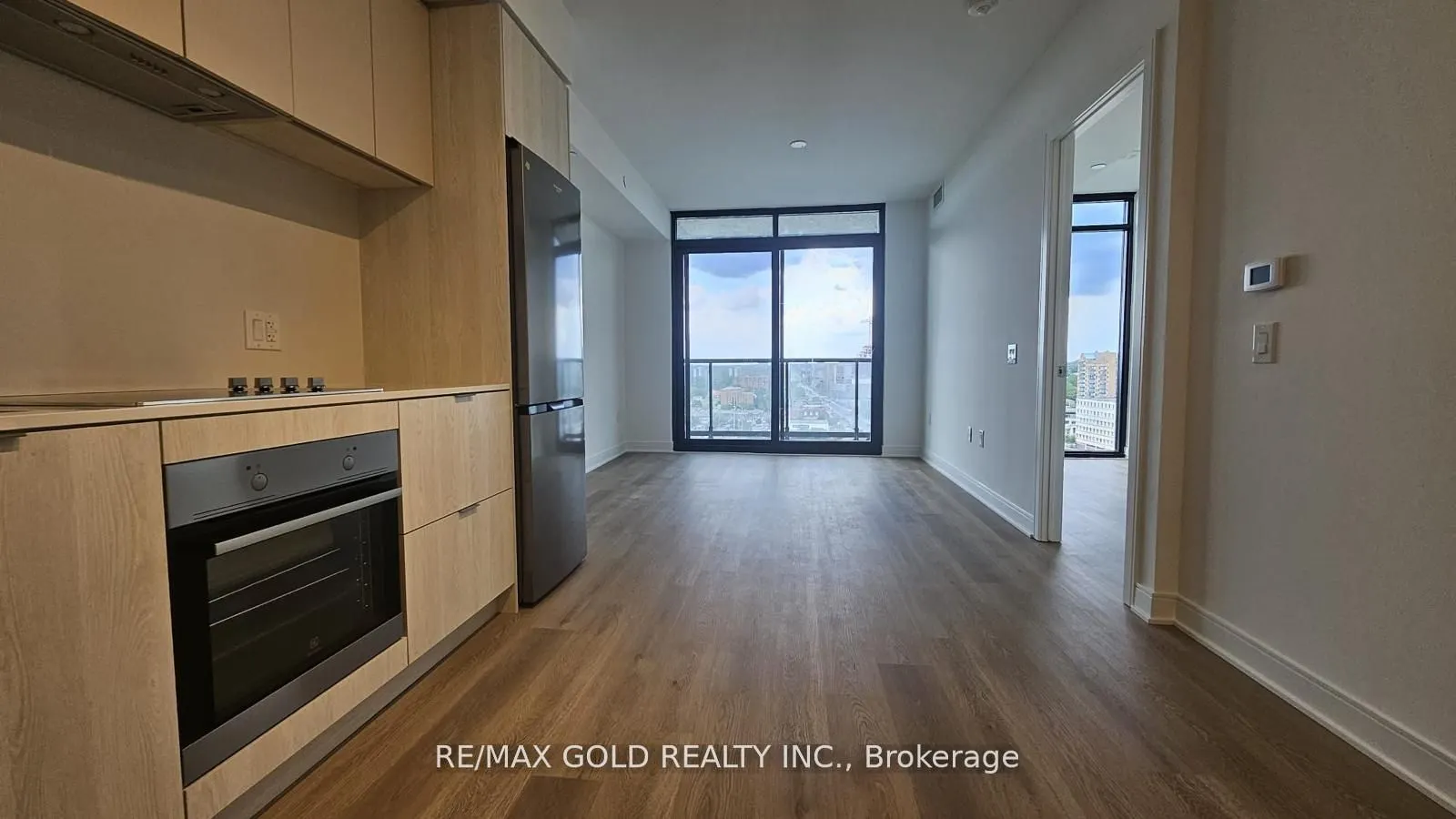 86 Dundas Street E, #1319