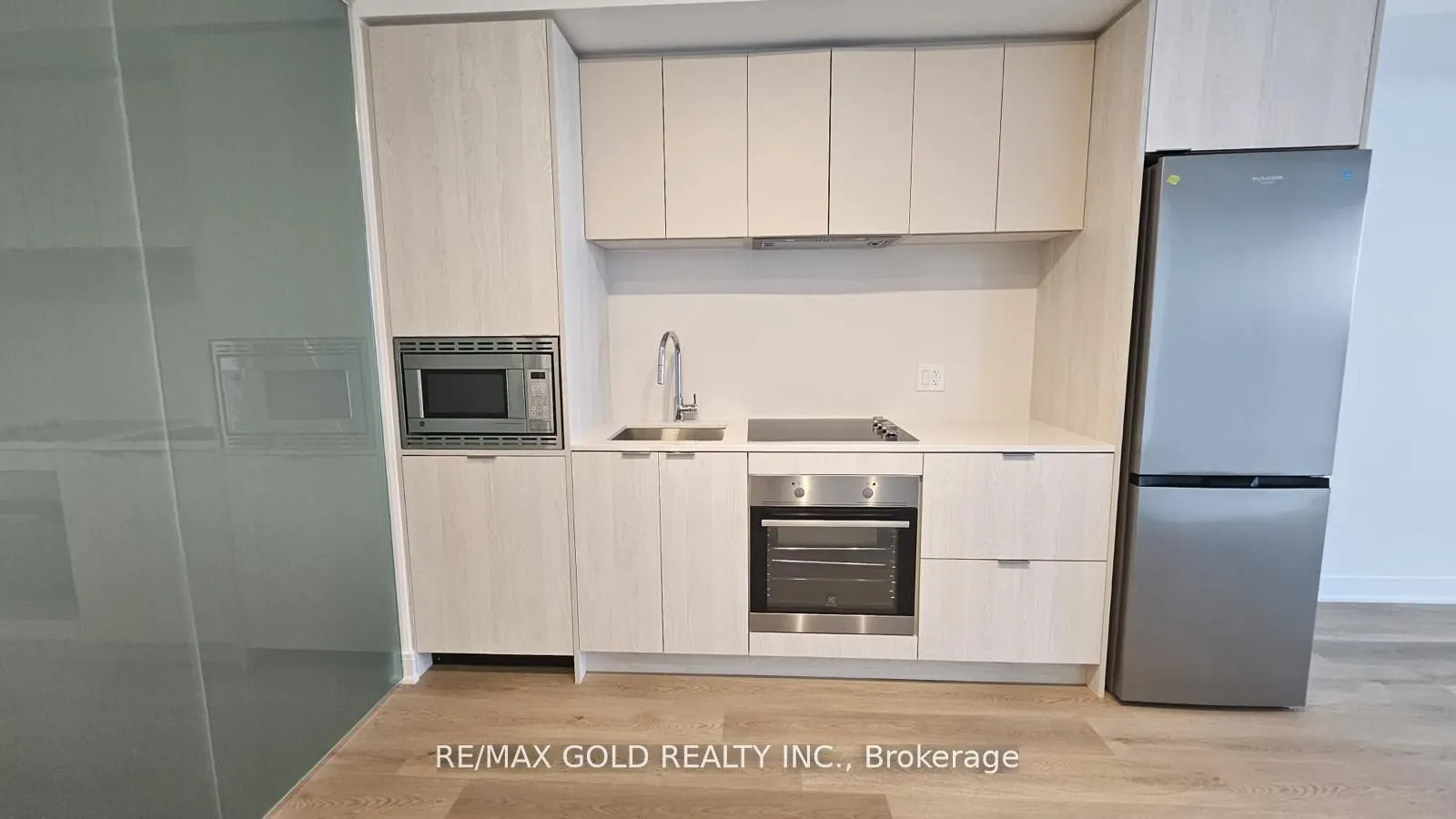 86 Dundas Street E, #1319