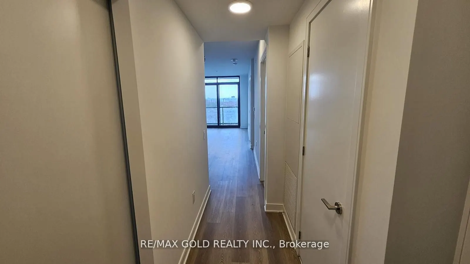 86 Dundas Street E, #1319