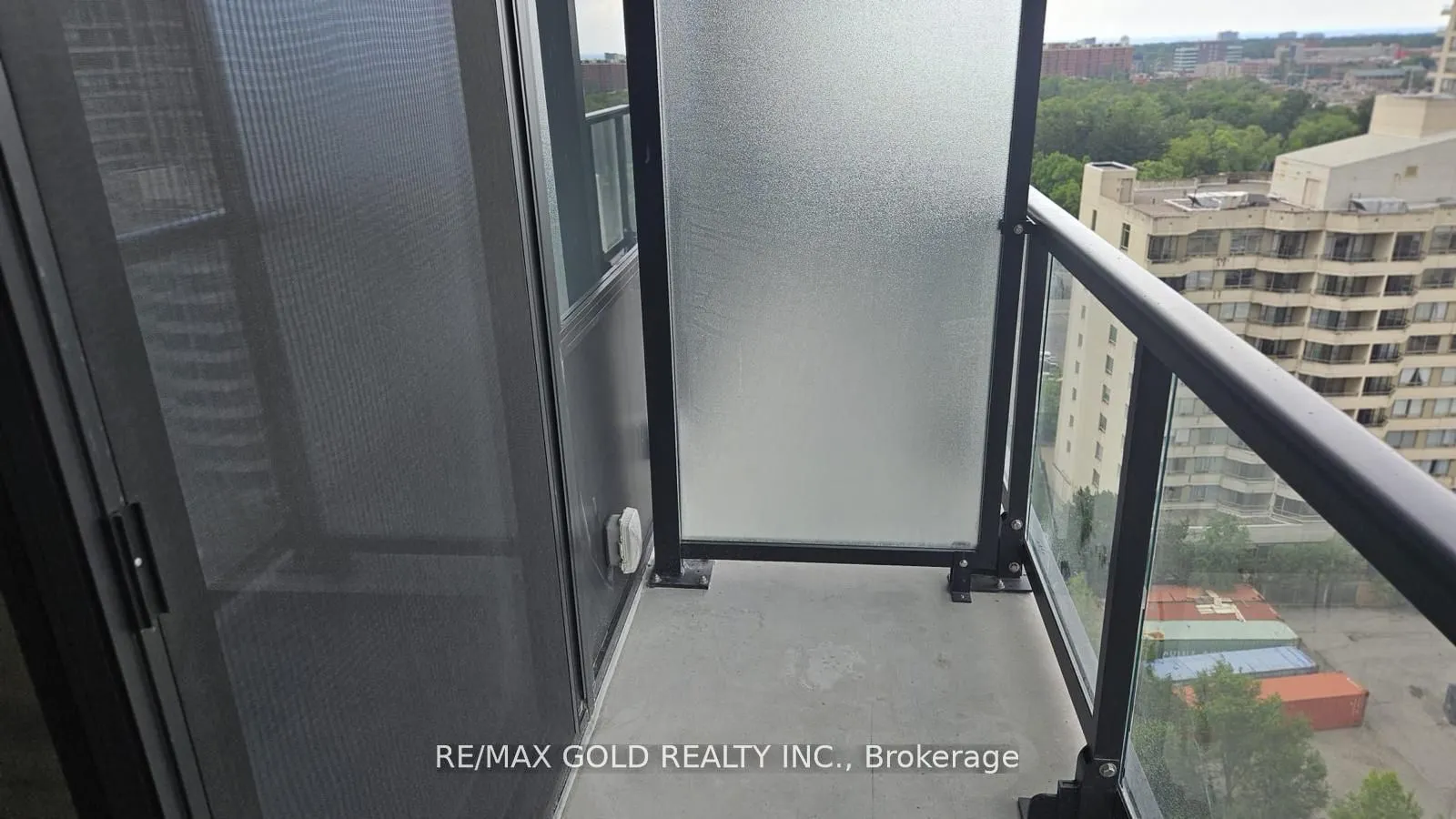 86 Dundas Street E, #1319