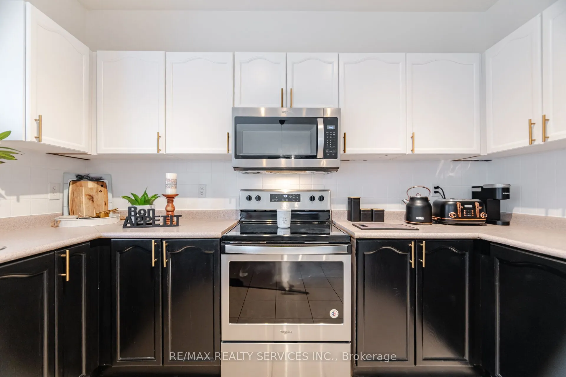 77 Milkweed Crescent