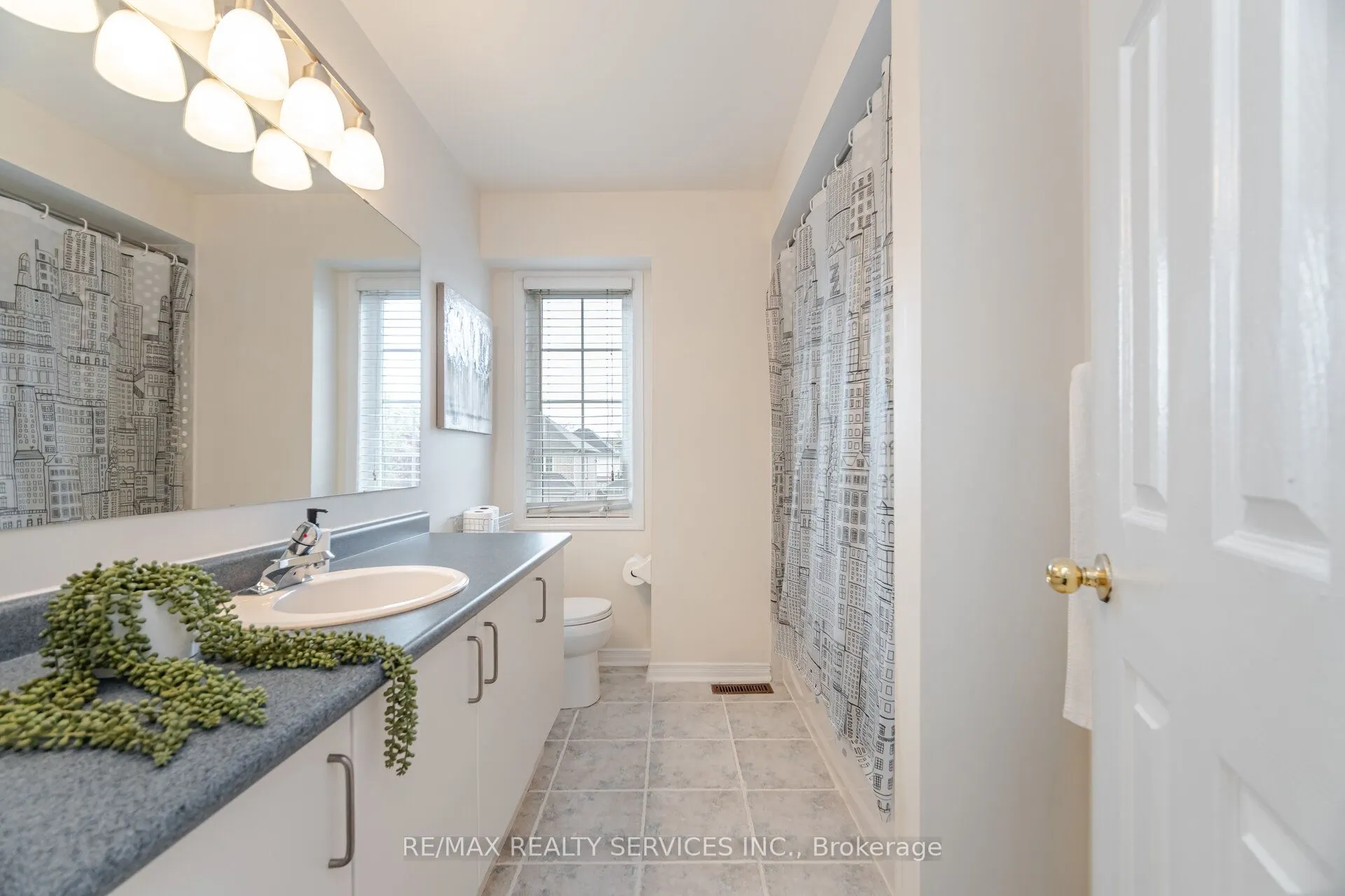 77 Milkweed Crescent