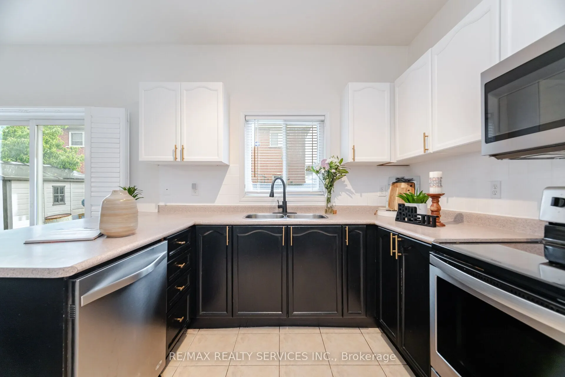 77 Milkweed Crescent