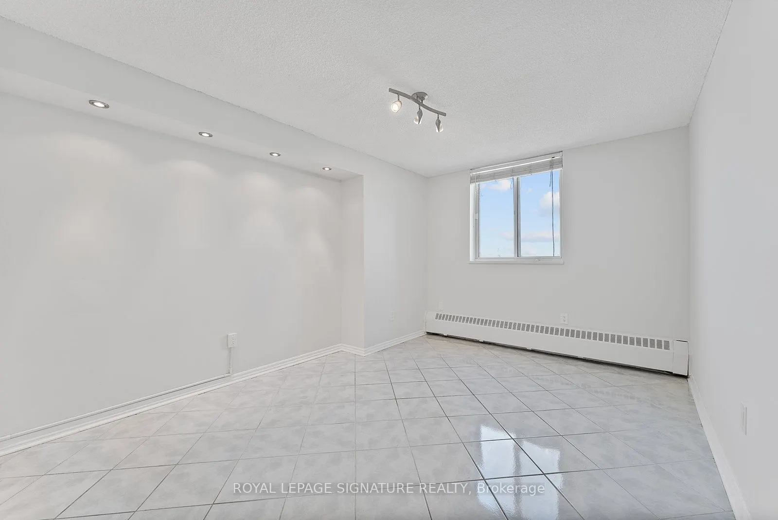 5 San Romanoway, ##906