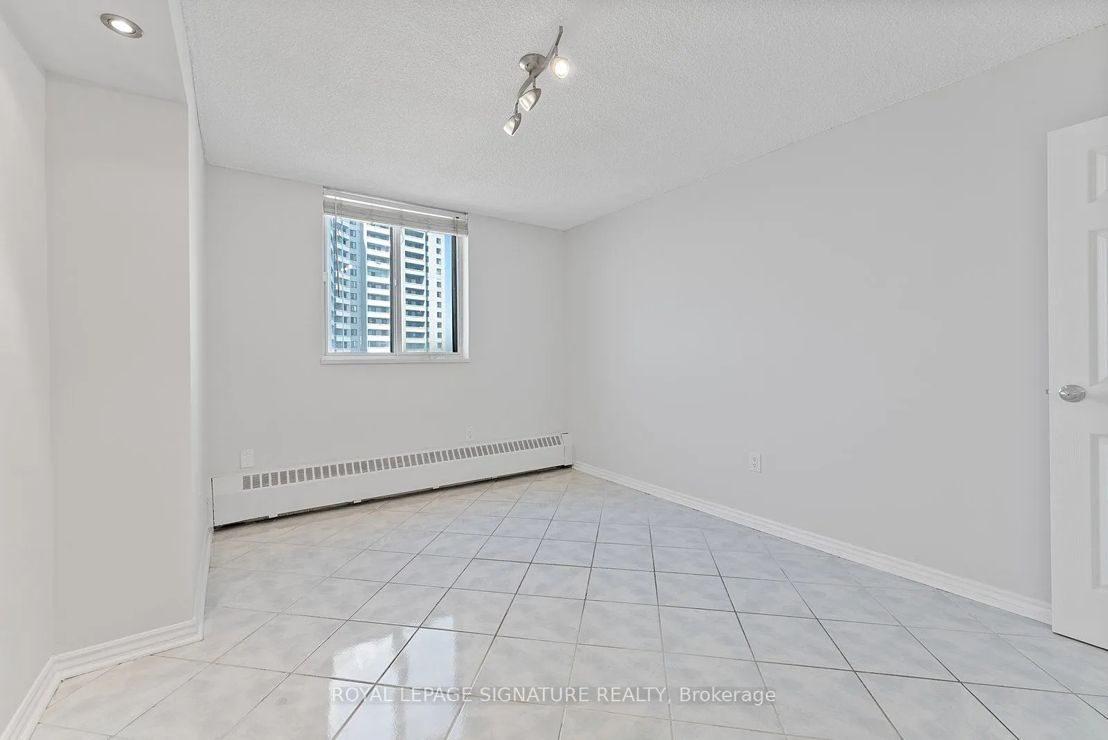 5 San Romanoway, ##906