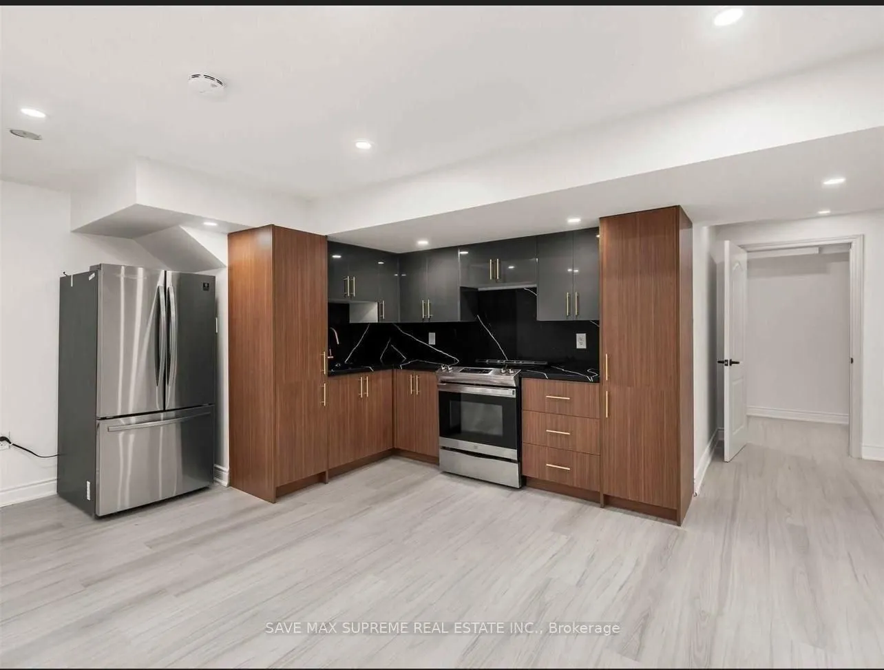 49 Royal West Dr Drive, #Basement