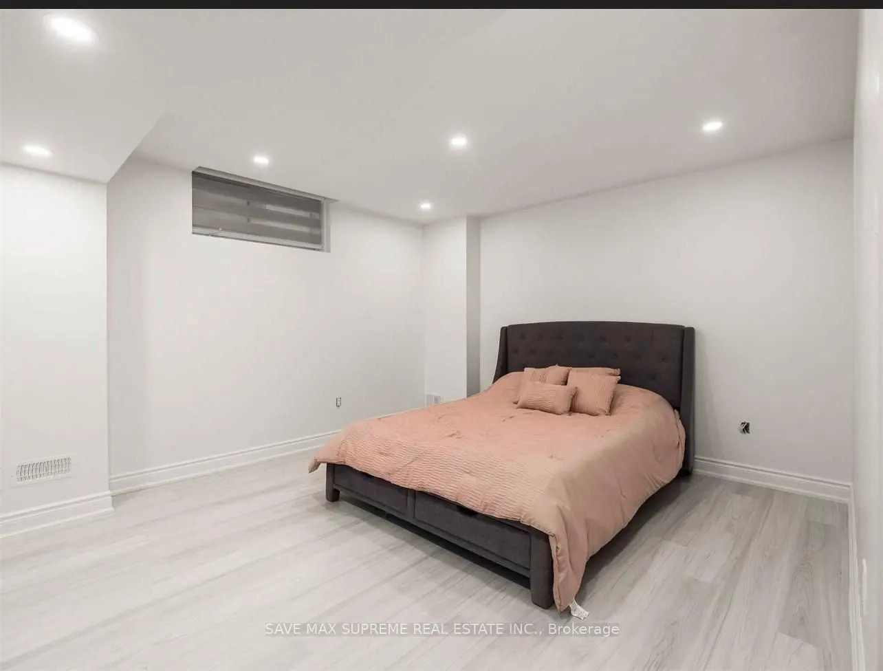49 Royal West Dr Drive, #Basement