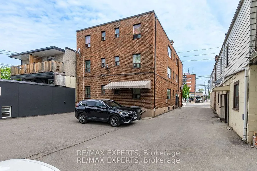 3261A Lake Shore Boulevard W, #102