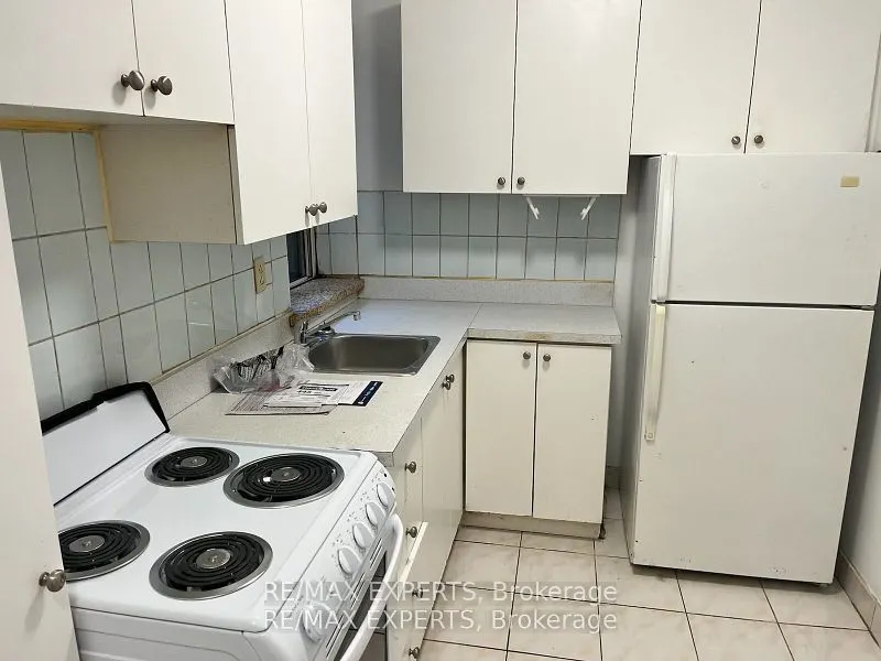3261A Lake Shore Boulevard W, #102