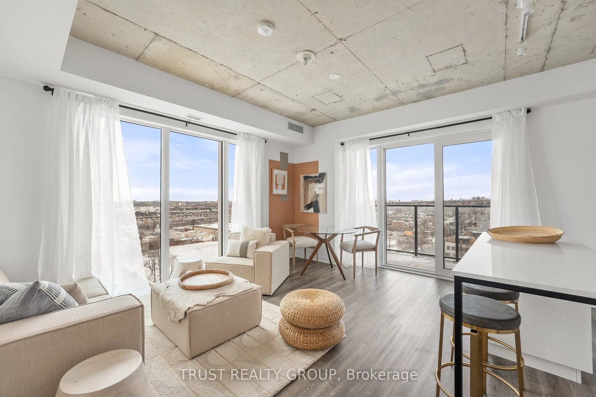 1808 St. Clair Avenue W, #911